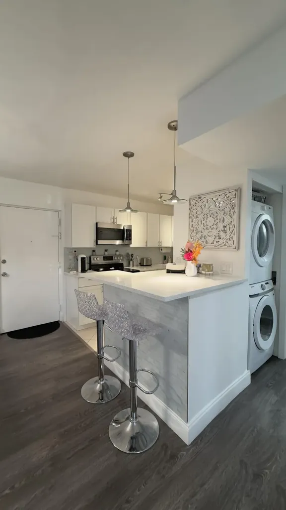 702 SE 2nd Avenue SE Deerfield Beach FL 33441