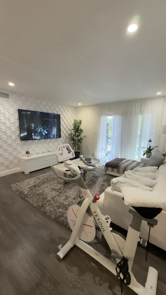 702 SE 2nd Avenue SE Deerfield Beach FL 33441