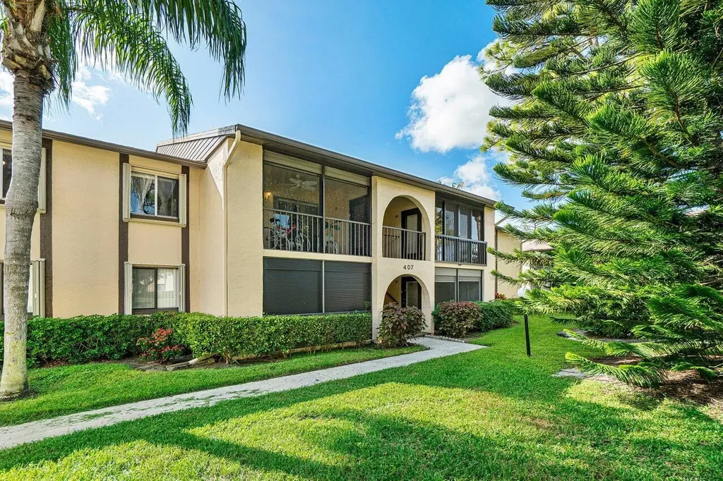 407 Pine Glen Lane Greenacres FL 33463