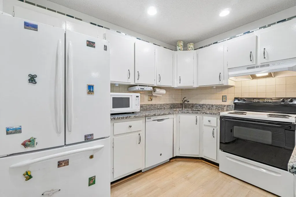 407 Pine Glen Lane Greenacres FL 33463