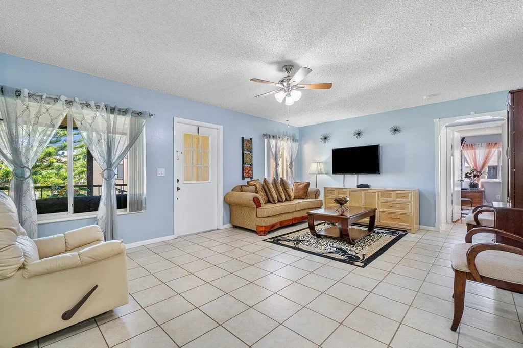 407 Pine Glen Lane Greenacres FL 33463