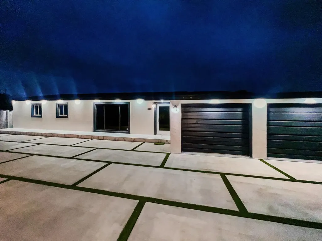 1828 S Meadow Court West Palm Beach FL 33406