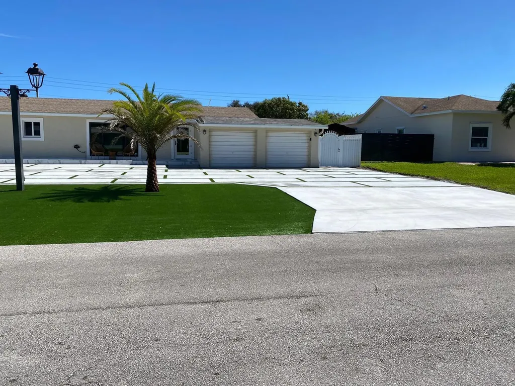 1828 S Meadow Court West Palm Beach FL 33406
