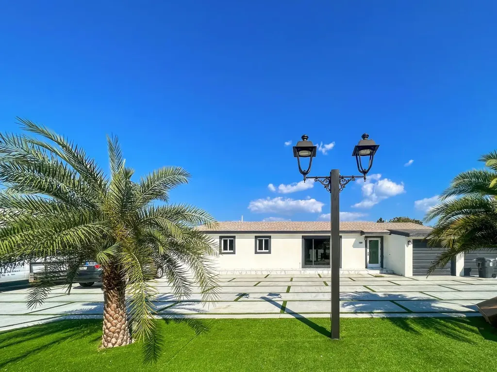 1828 S Meadow Court West Palm Beach FL 33406