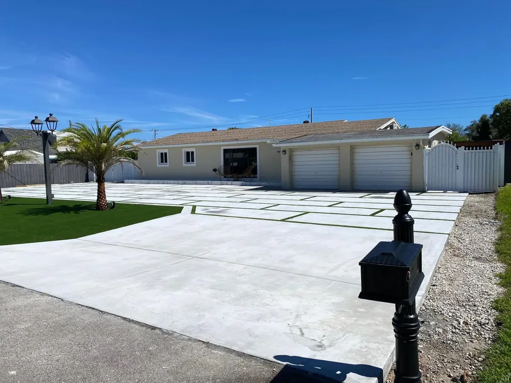 1828 S Meadow Court West Palm Beach FL 33406