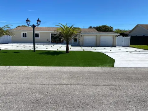 1828 S Meadow Court West Palm Beach FL 33406