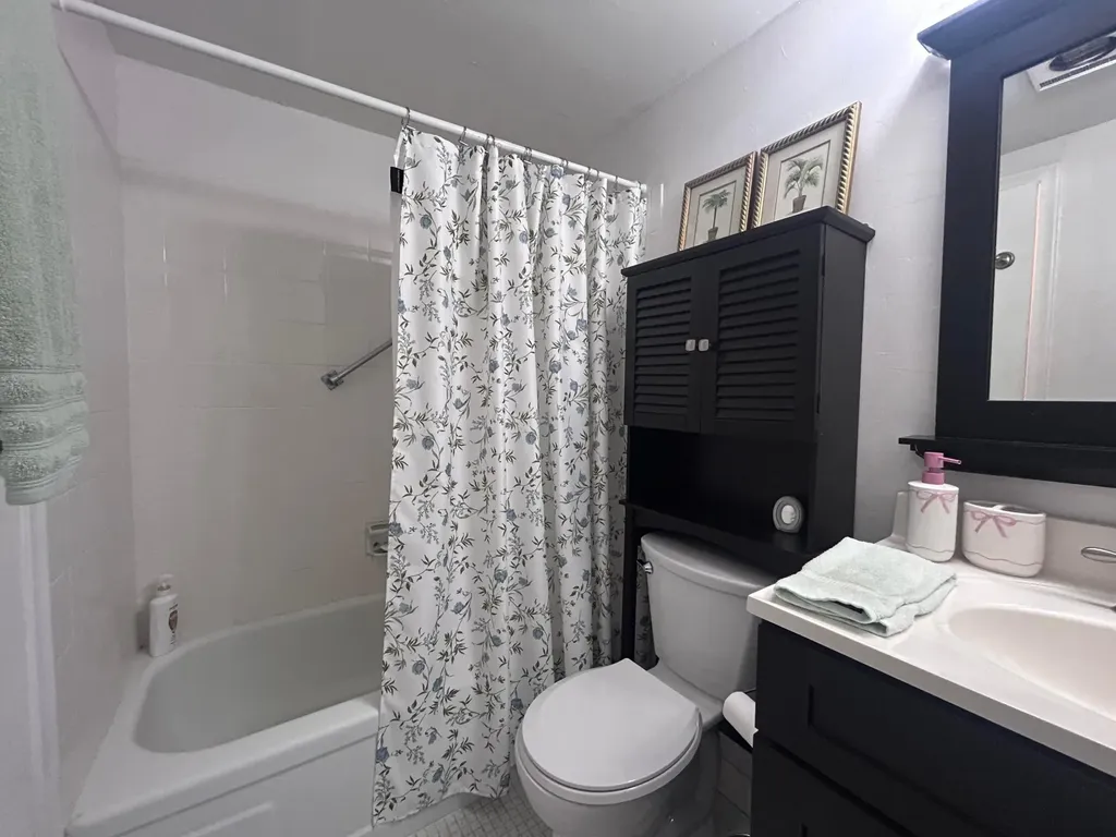 680 W Horizons W Boynton Beach FL 33435
