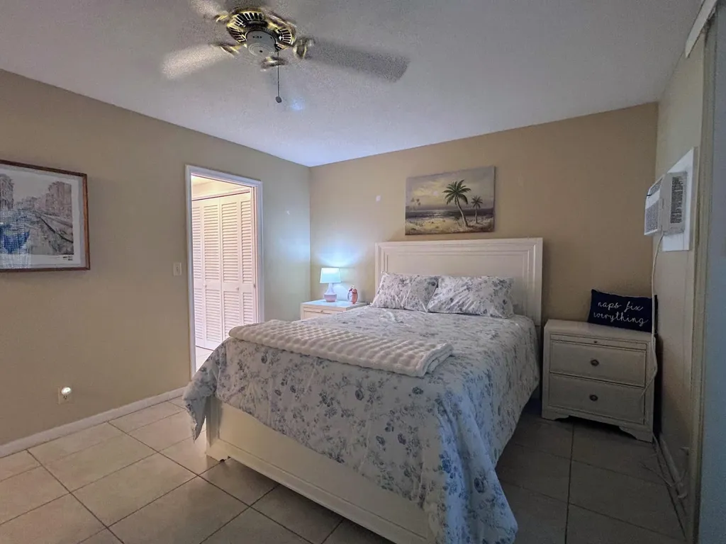 680 W Horizons W Boynton Beach FL 33435