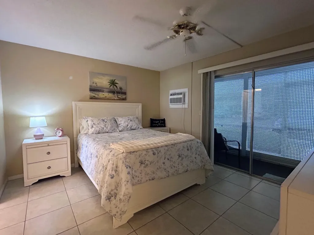680 W Horizons W Boynton Beach FL 33435