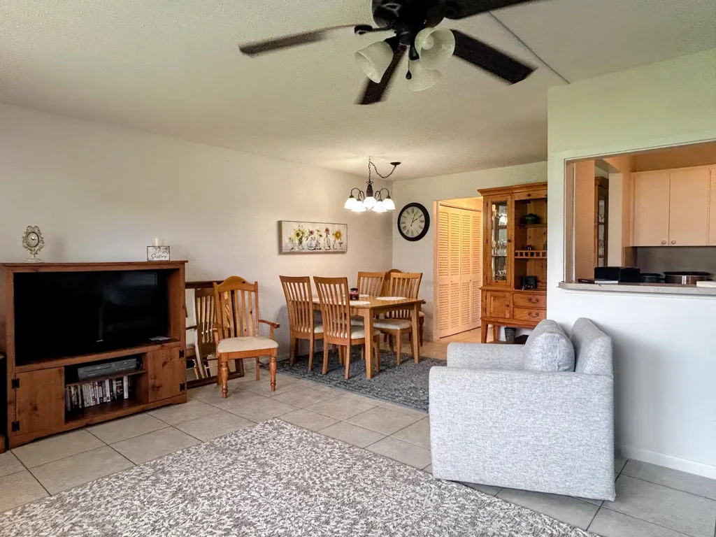 680 W Horizons W Boynton Beach FL 33435
