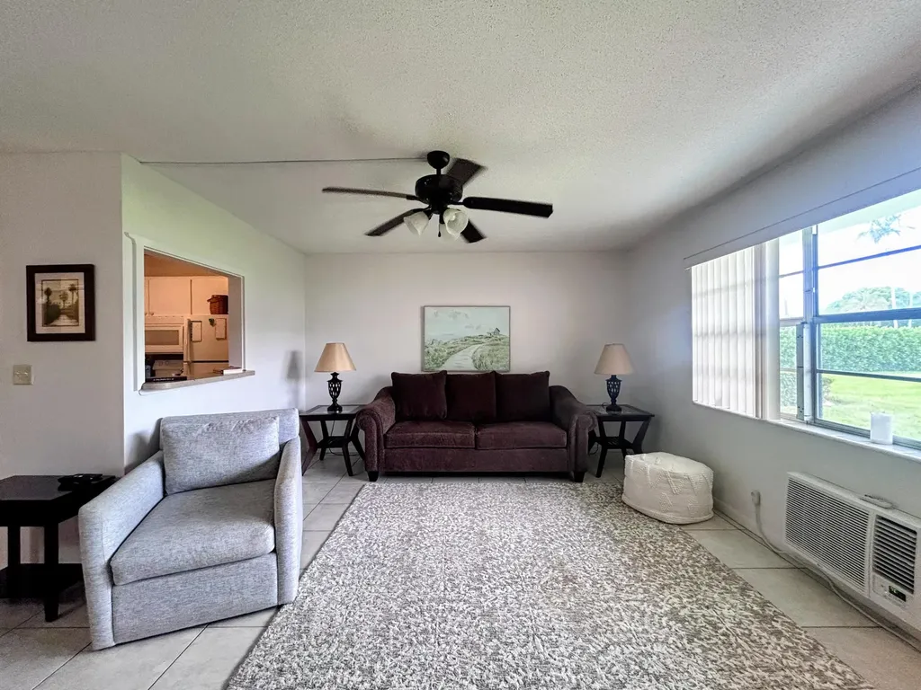 680 W Horizons W Boynton Beach FL 33435