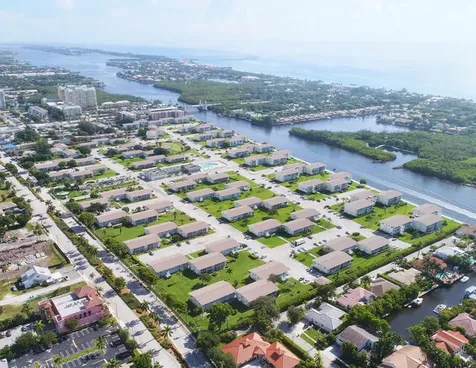 680 W Horizons W Boynton Beach FL 33435