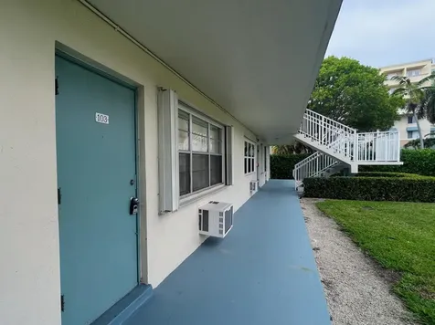 680 W Horizons W Boynton Beach FL 33435