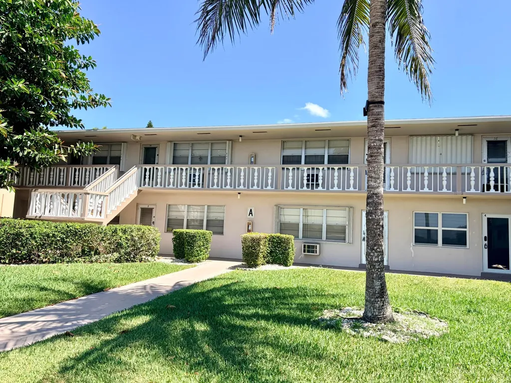 14 Easthampton A West Palm Beach FL 33417