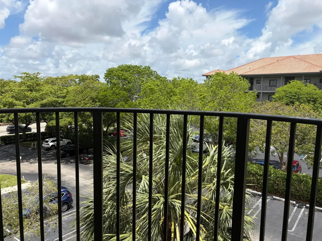 2771 Riverside Drive Coral Springs FL 33065