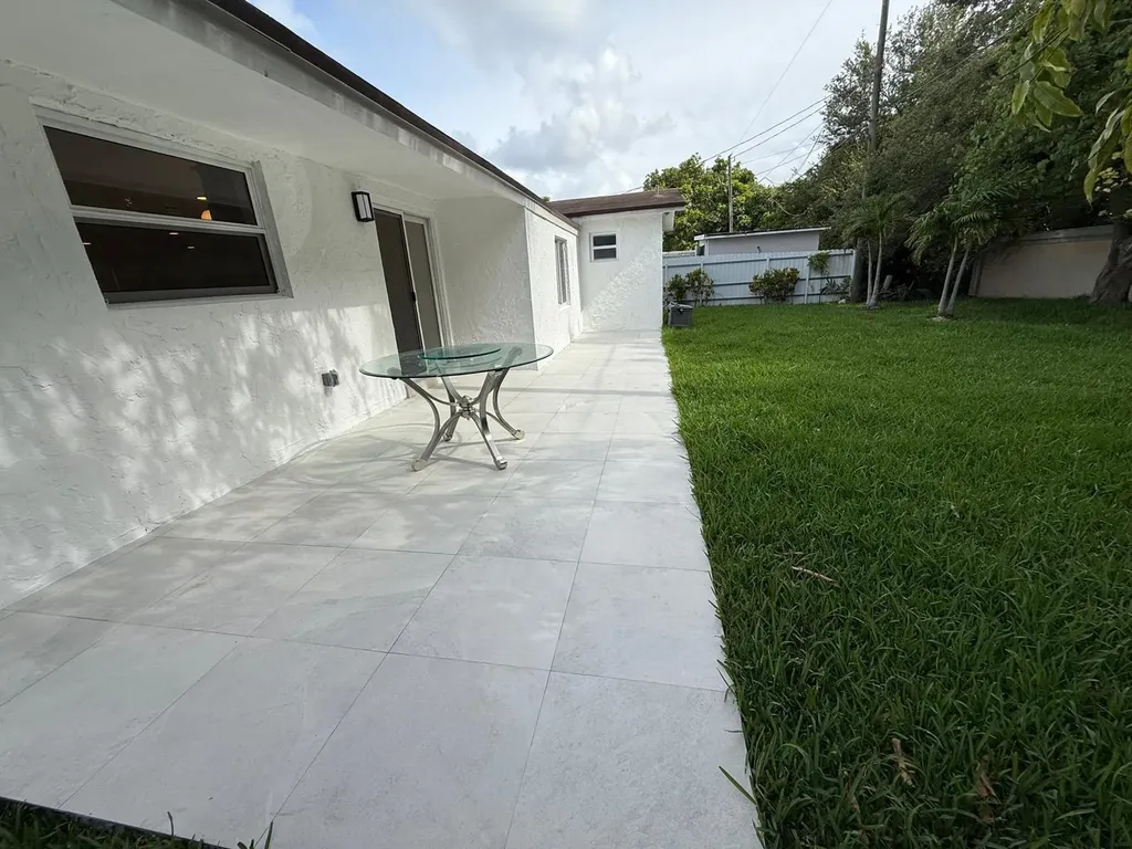 1991 NW 98th Avenue Sunrise FL 33322