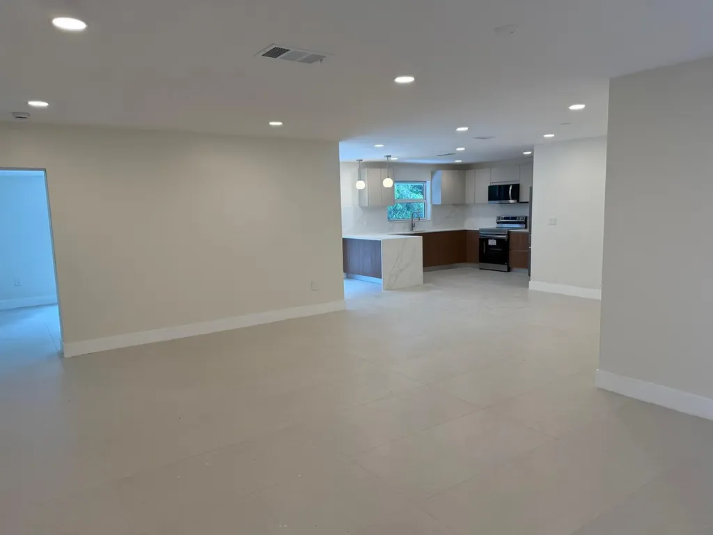 1991 NW 98th Avenue Sunrise FL 33322