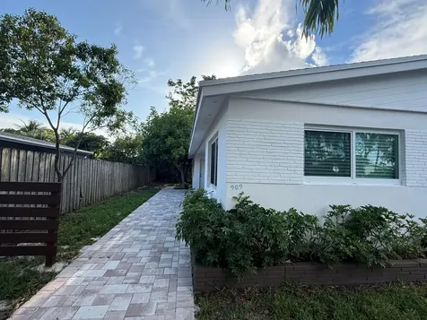 909 NE 10th Avenue Pompano Beach FL 33060