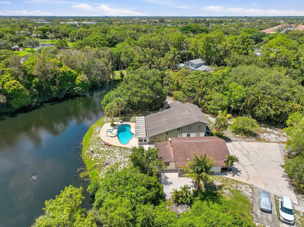 Boynton Beach FL, 7689 Lawrence Road