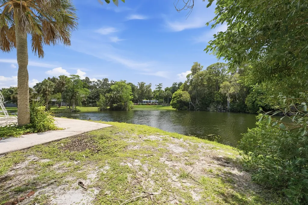 7689 Lawrence Road Boynton Beach FL 33436