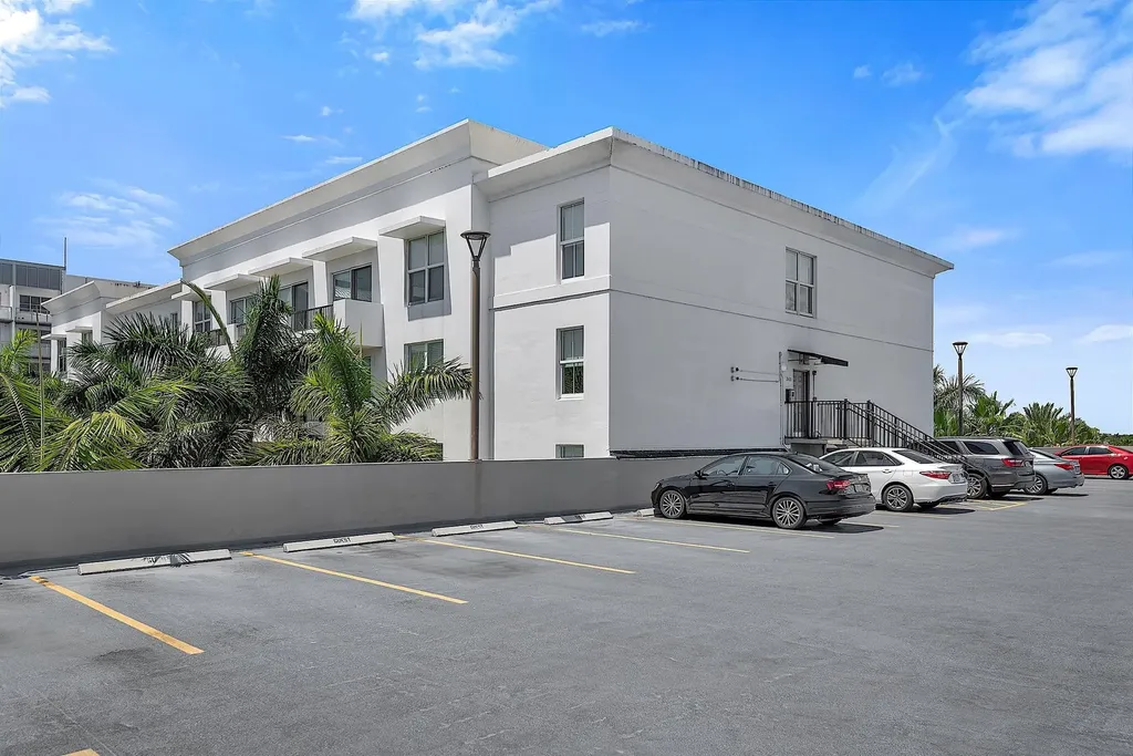 2401 NE 65th Street Fort Lauderdale FL 33308