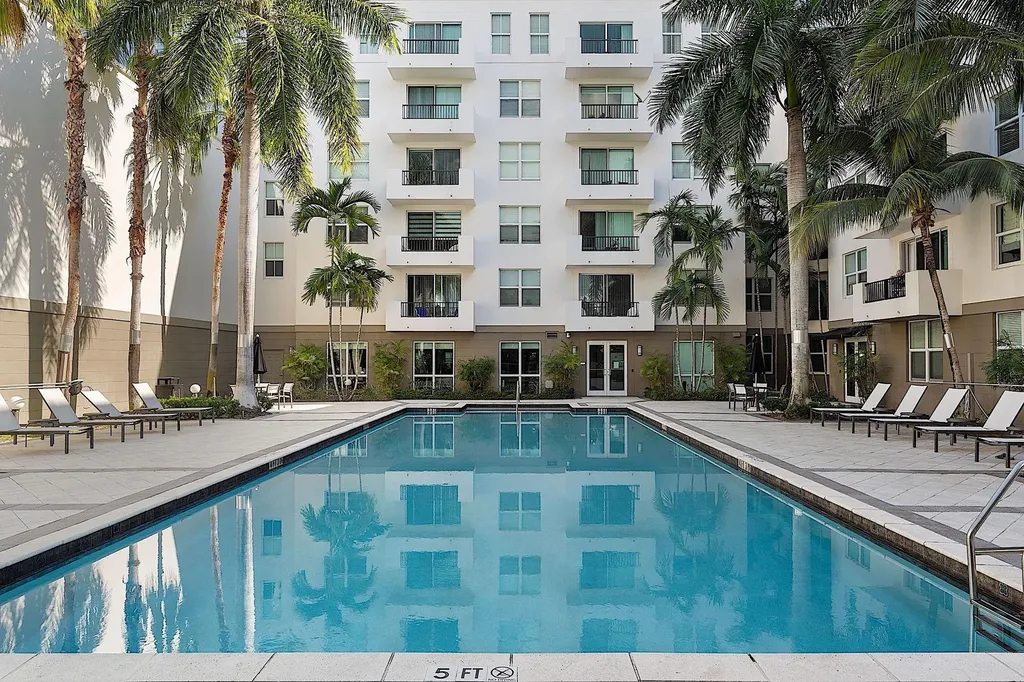 2401 NE 65th Street Fort Lauderdale FL 33308