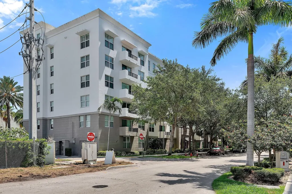 2401 NE 65th Street Fort Lauderdale FL 33308