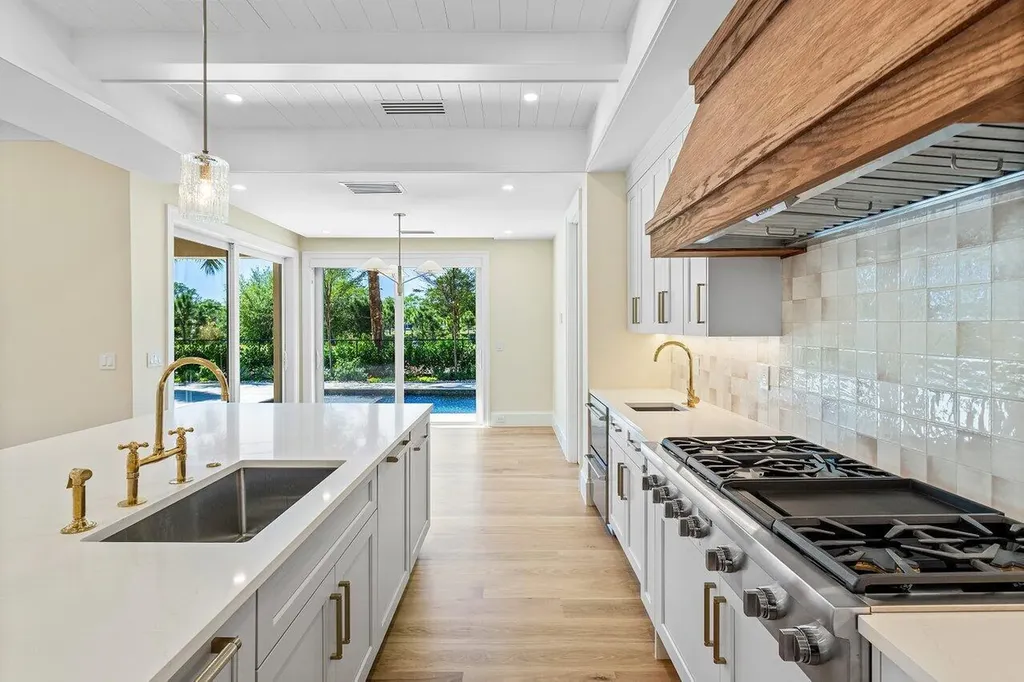 725 SE 4th Avenue Delray Beach FL 33483