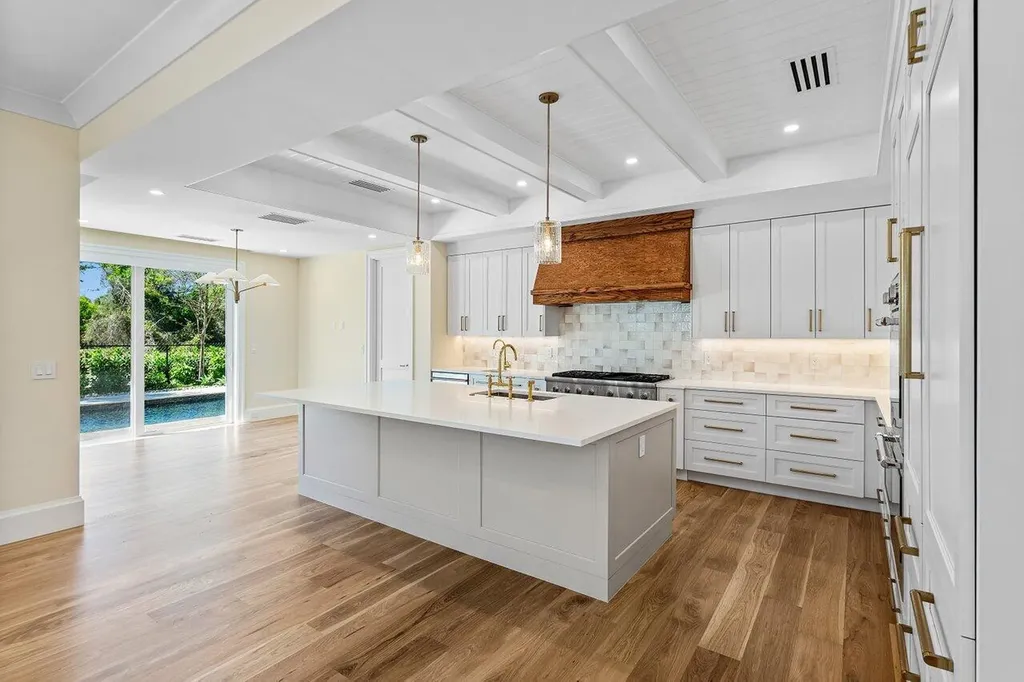 725 SE 4th Avenue Delray Beach FL 33483