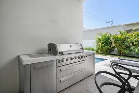 725 SE 4th Avenue Delray Beach FL 33483