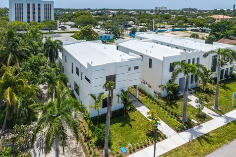 725 SE 4th Avenue Delray Beach FL 33483