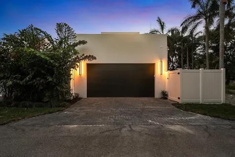 725 SE 4th Avenue Delray Beach FL 33483