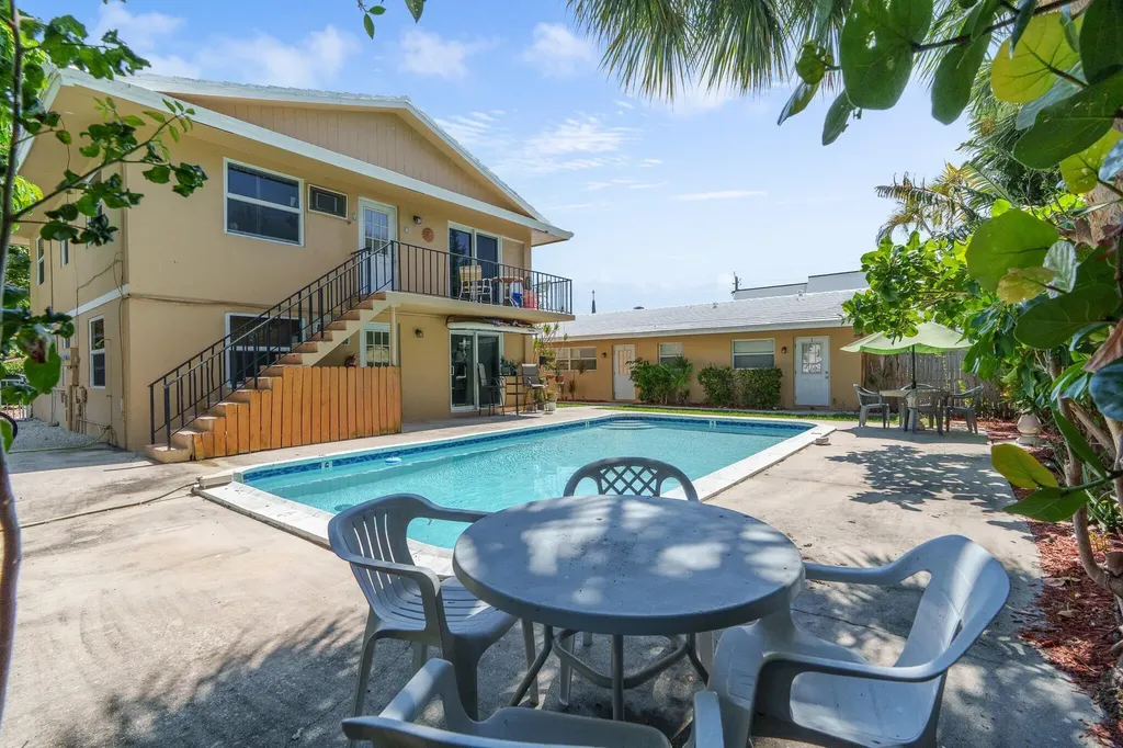 2031 SE 5th Street Deerfield Beach FL 33441