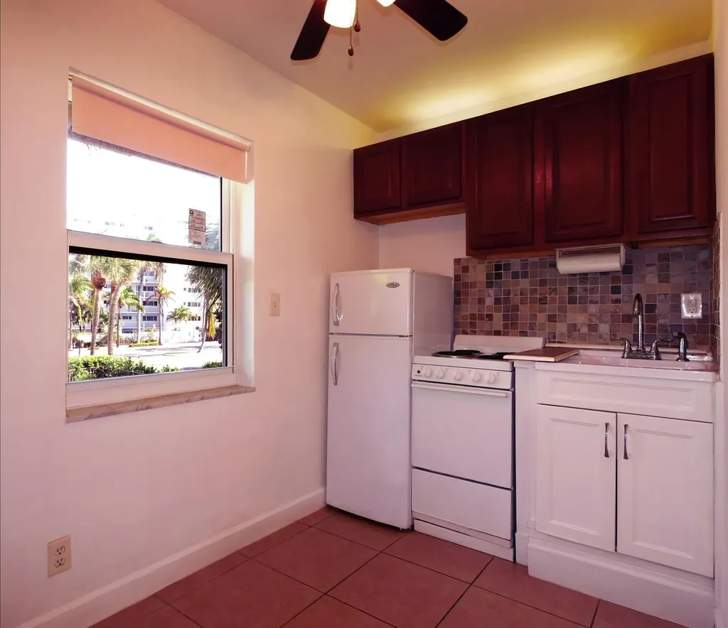 2031 SE 5th Street Deerfield Beach FL 33441