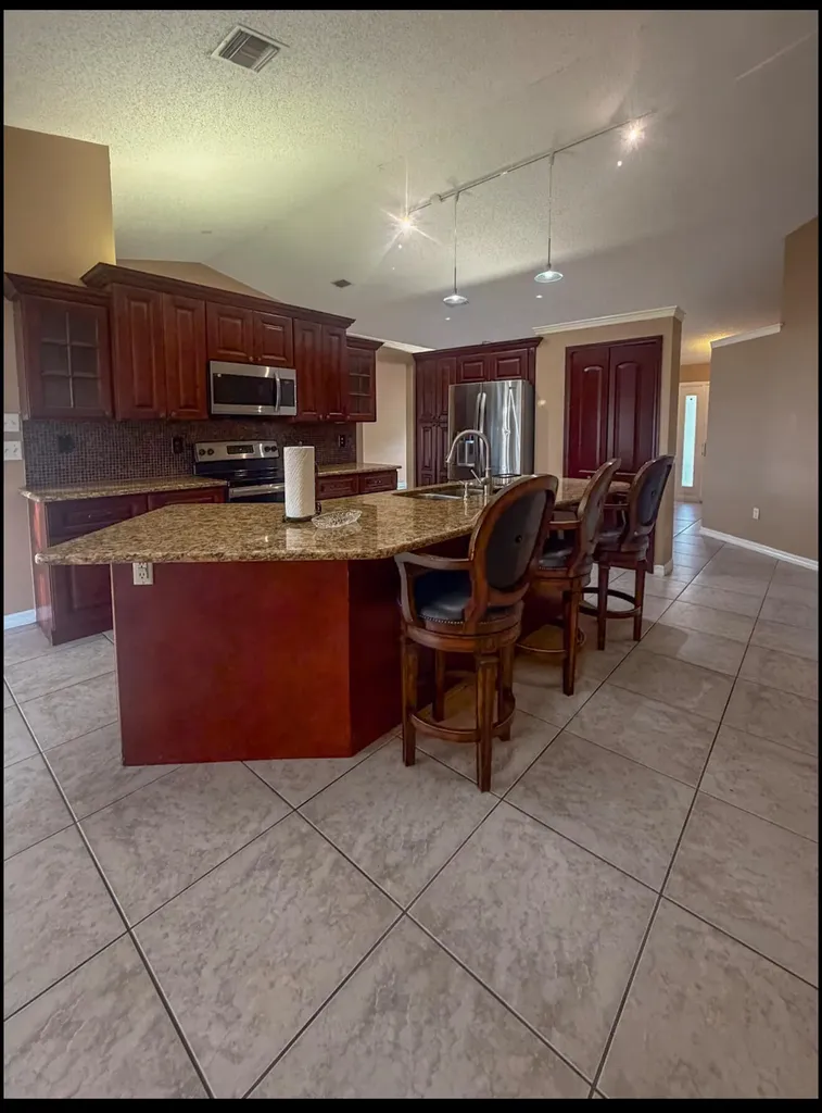 592 SW Lovell Terrace Port St Lucie FL 34953
