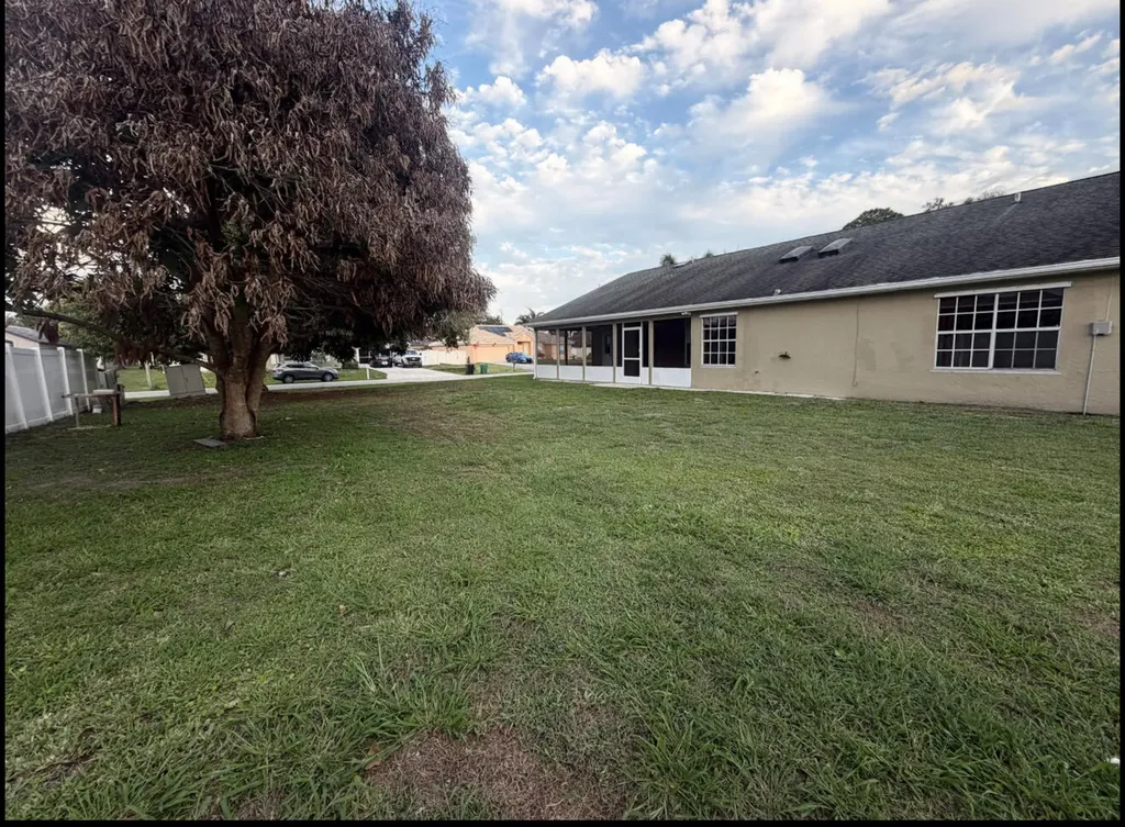 592 SW Lovell Terrace Port St Lucie FL 34953