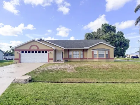 592 SW Lovell Terrace Port St Lucie FL 34953