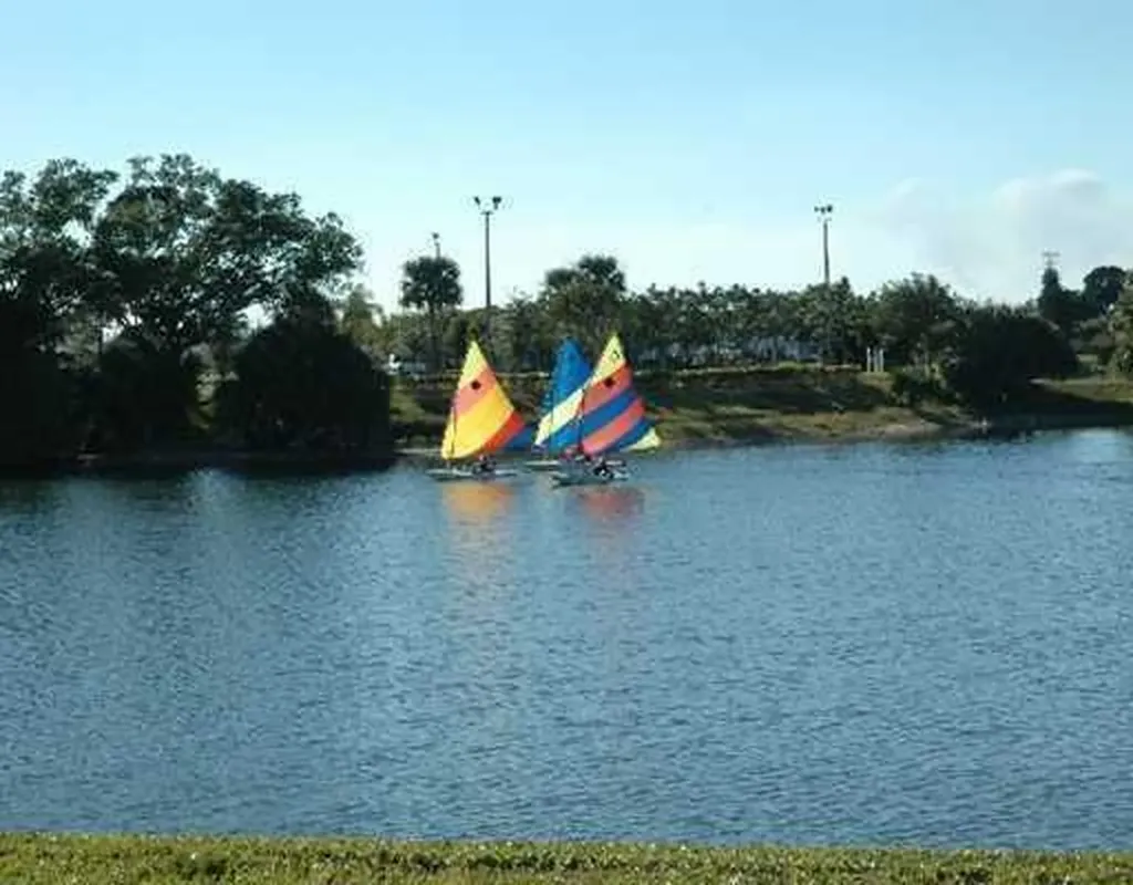 23 Golfs Edge A West Palm Beach FL 33417