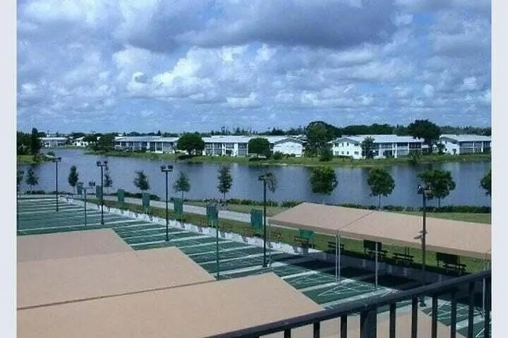 23 Golfs Edge A West Palm Beach FL 33417