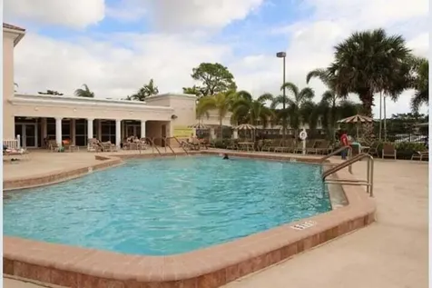 23 Golfs Edge A West Palm Beach FL 33417