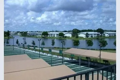 23 Golfs Edge A West Palm Beach FL 33417