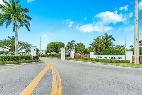 23 Golfs Edge A West Palm Beach FL 33417