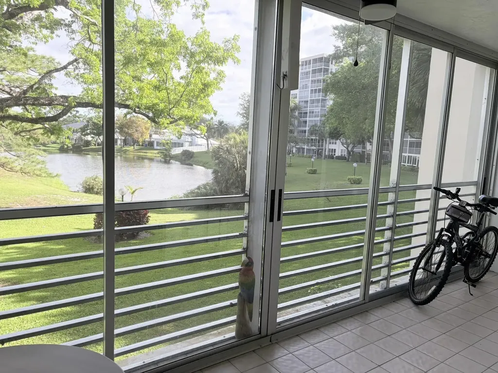 3503 Oaks Way Pompano Beach FL 33069