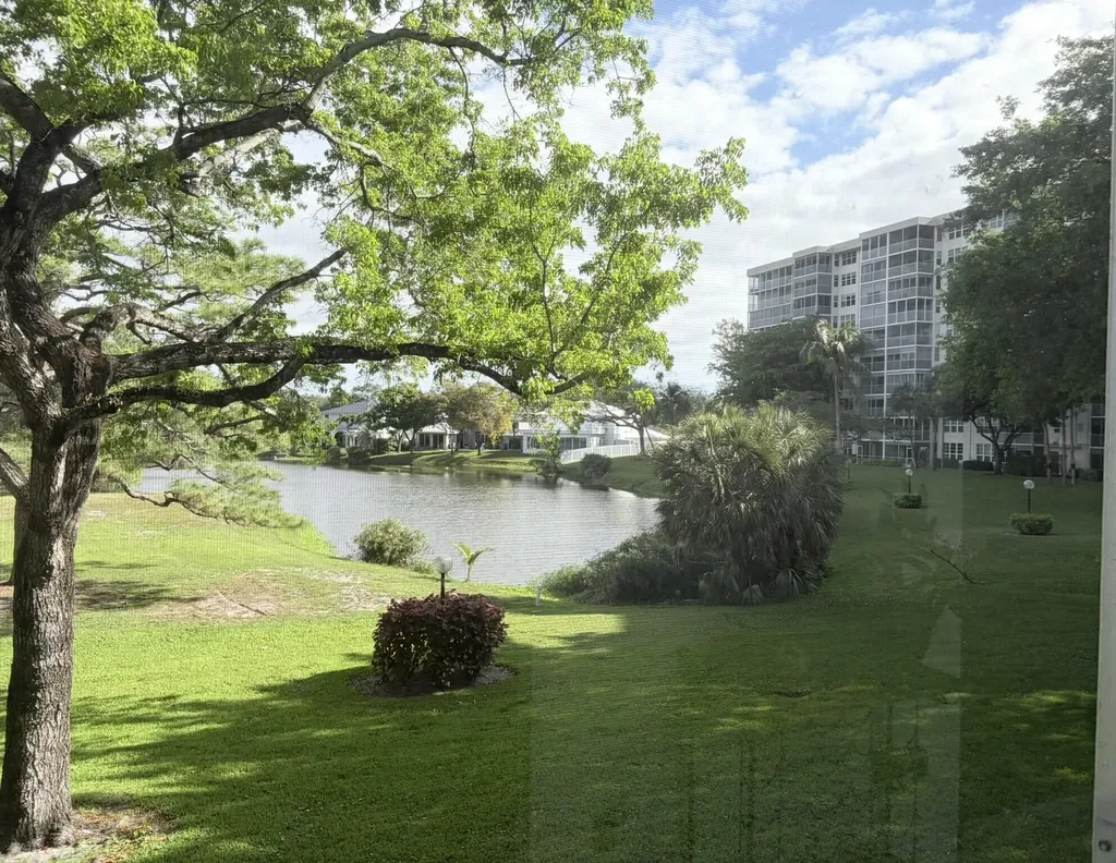 3503 Oaks Way Pompano Beach FL 33069