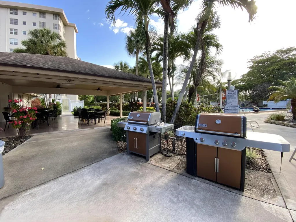 3503 Oaks Way Pompano Beach FL 33069