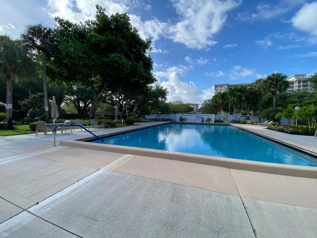 3503 Oaks Way Pompano Beach FL 33069