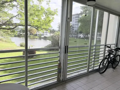 3503 Oaks Way Pompano Beach FL 33069