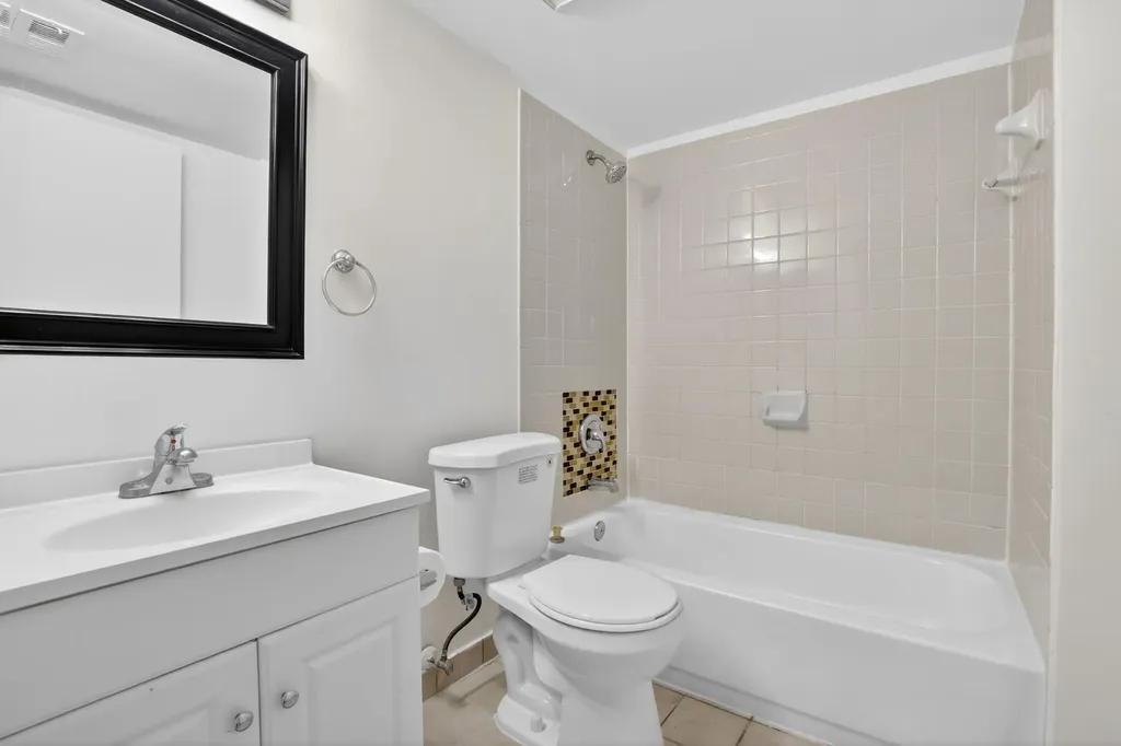 300 Palm Circle W Pembroke Pines FL 33025