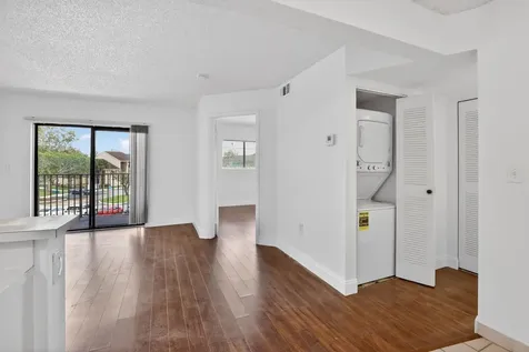 300 Palm Circle W Pembroke Pines FL 33025