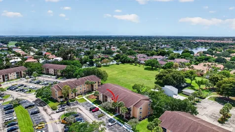 300 Palm Circle W Pembroke Pines FL 33025